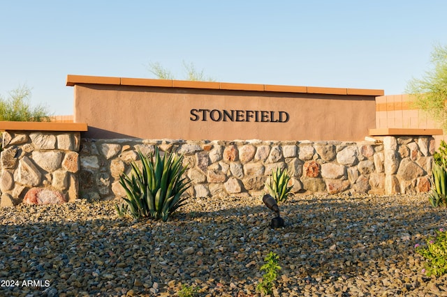 view of community / neighborhood sign
