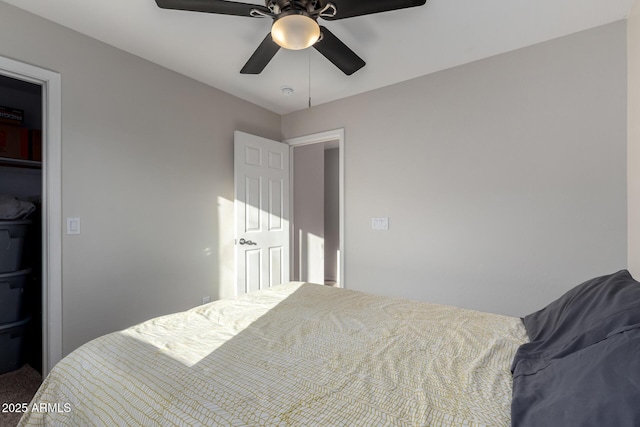 bedroom featuring ceiling fan