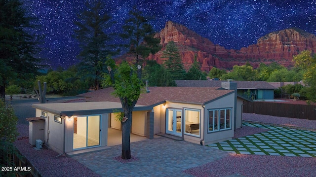 21 Hummingbird Cir, Sedona, AZ 86336 - back of property with a patio area