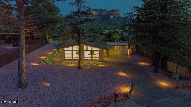 21 Hummingbird Cir, Sedona, AZ 86336 - back of property with a fenced backyard