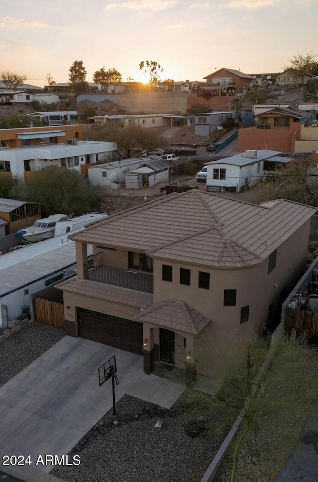 view of aerial view at dusk