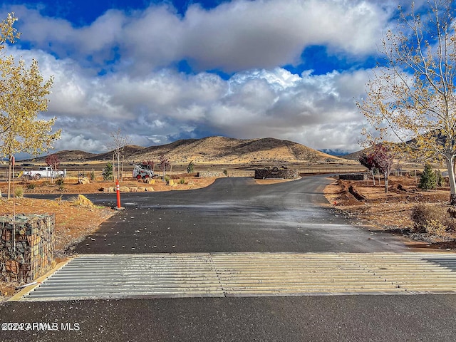 Listing photo 3 for 10102 E Wishing Well Way Unit 4, Prescott Valley AZ 86315