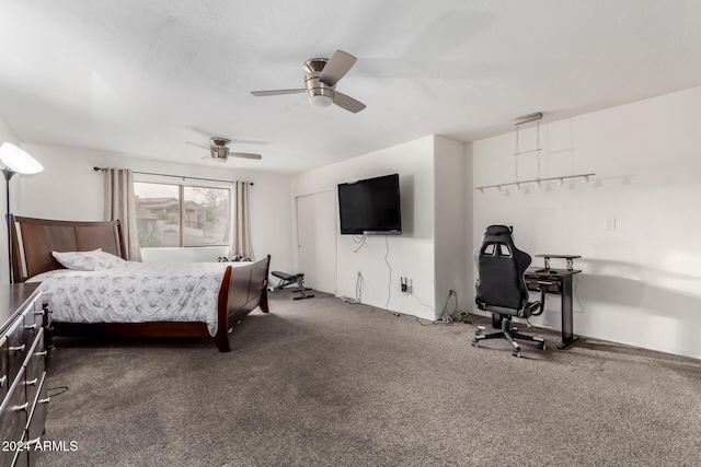 carpeted bedroom with ceiling fan