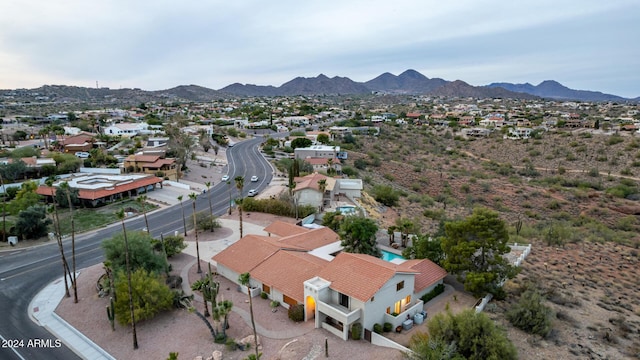 bird's eye view featuring a mountain view