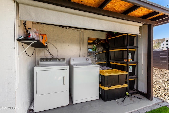 5044 N 18th Ave, Phoenix, AZ 85015 - laundry area with washing machine and dryer
