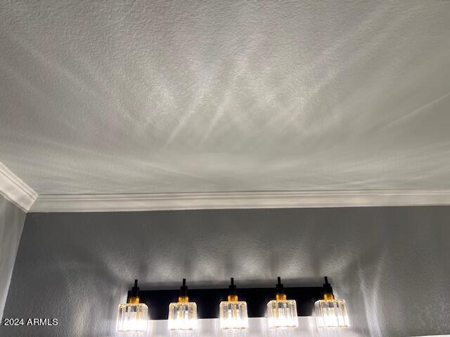 19014 N 91st Dr, Peoria, AZ 85382 - detailed view of crown molding