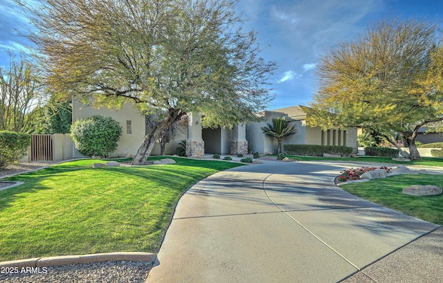 view of front facade with a front yard