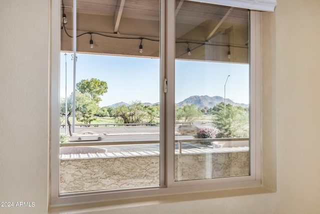 room details featuring a mountain view