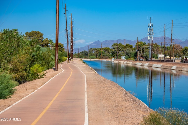water view featuring a mountain view