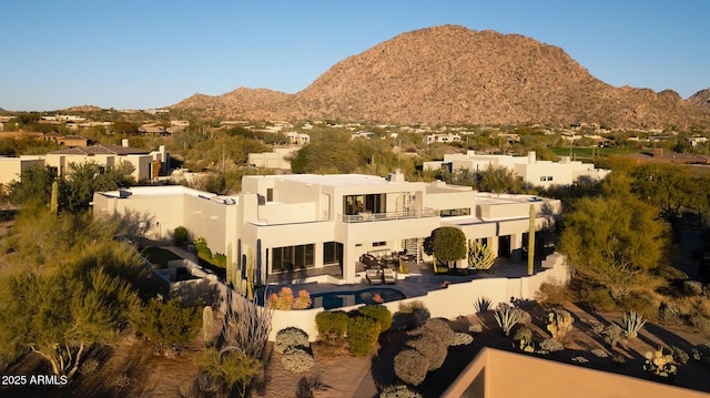 view of mountain feature with a residential view