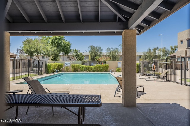 1886 E Don Carlos Ave Unit 136, Tempe, AZ 85281 - community pool with a patio and a residential view