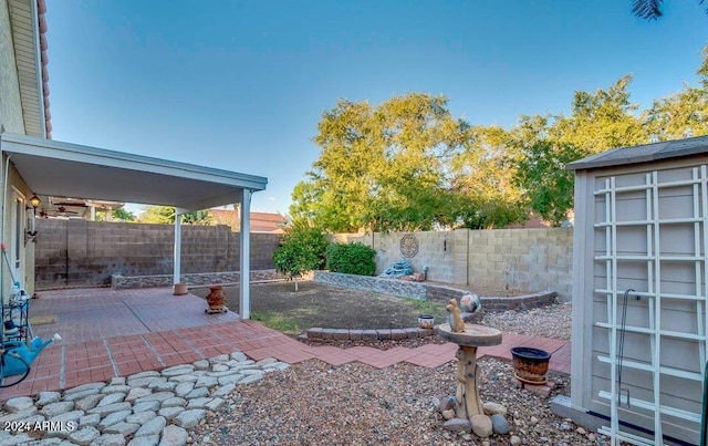 view of yard featuring a patio area