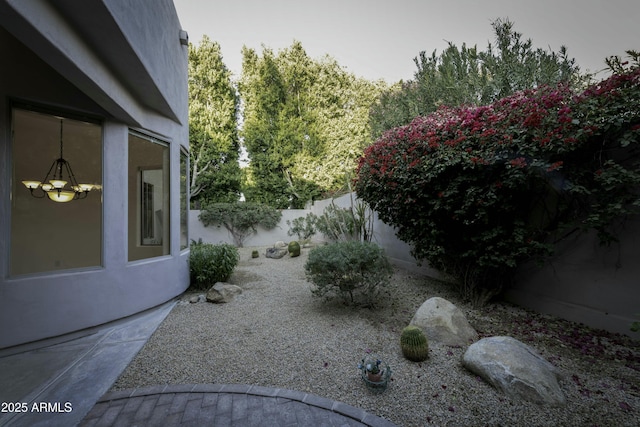 view of yard featuring a patio area