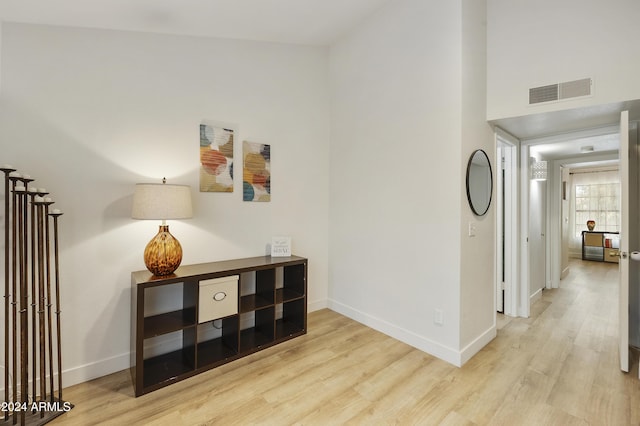 4901 E Kelton Ln Unit 1006, Scottsdale, AZ 85254 - hall featuring light wood-style floors