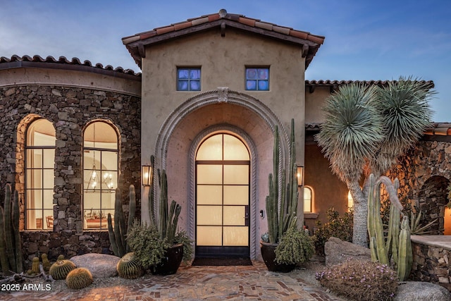 27256 N 97th Pl, Scottsdale, AZ 85262 - view of exterior entry at dusk