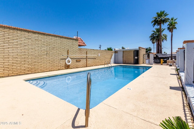 6818 N 35th Ave Unit C, Phoenix, AZ 85017 - community pool featuring a patio area