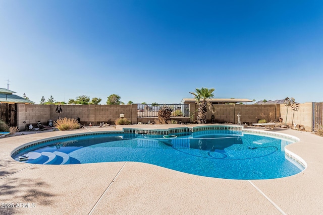 6032 W Grovers Ave, Glendale, AZ 85308 - view of pool featuring a fenced backyard