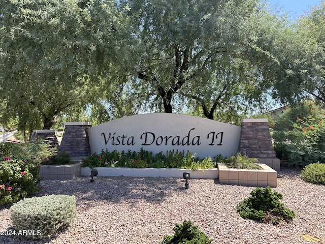 view of community / neighborhood sign