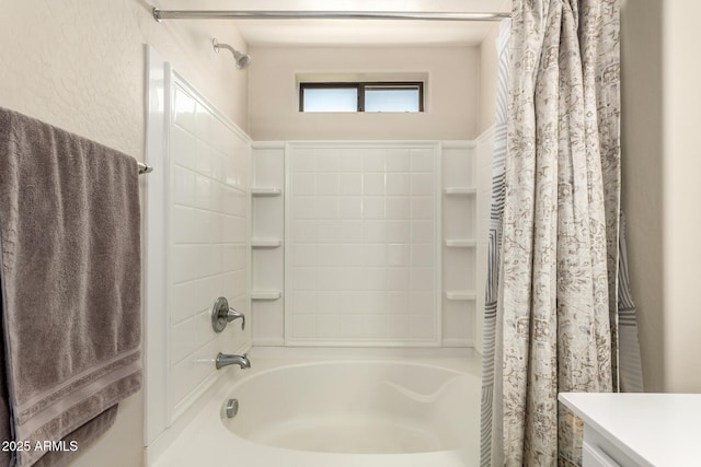 125 N Sunvalley Blvd Unit 119, Mesa, AZ 85207 - full bath featuring shower / tub combo and vanity