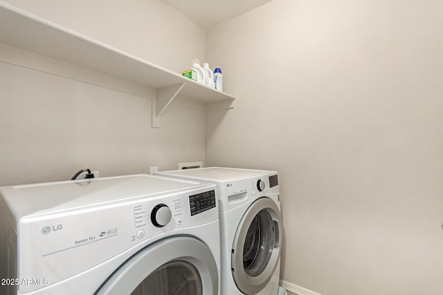 125 N Sunvalley Blvd Unit 119, Mesa, AZ 85207 - laundry area with separate washer and dryer