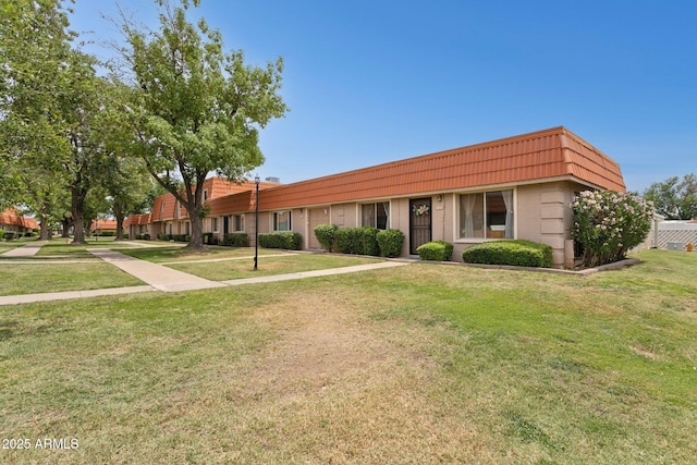 5154 N 83rd St, Scottsdale, AZ 85250 - single story home featuring mansard roof and a front lawn