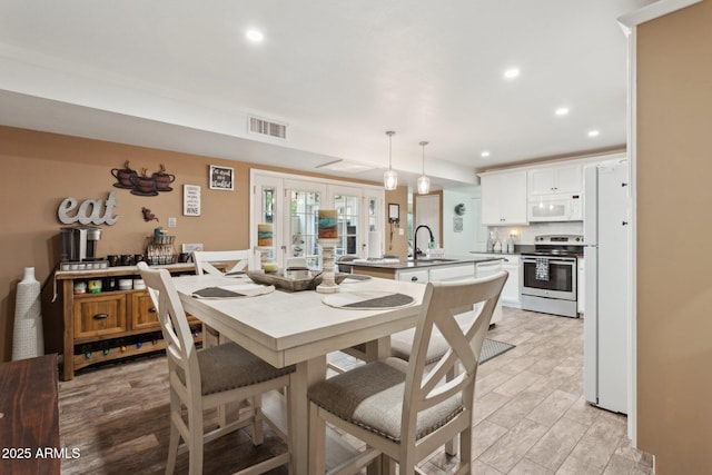 5154 N 83rd St, Scottsdale, AZ 85250 - dining space featuring recessed lighting