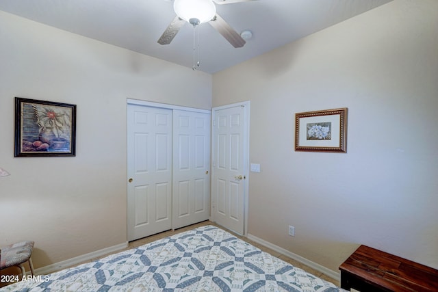 bedroom featuring a closet and ceiling fan