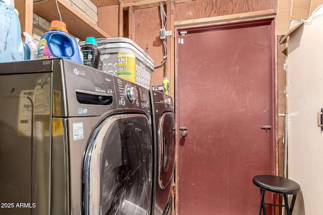 2110 W Morrow Dr, Phoenix, AZ 85027 - washroom with washer and dryer