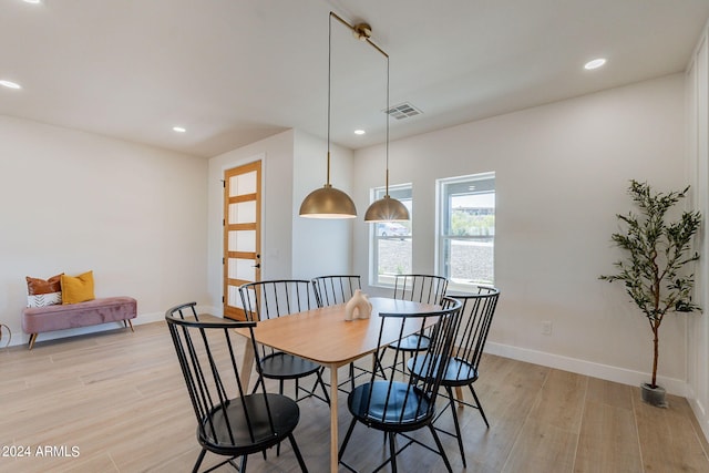 3939 S Veronica Ln, Gold Canyon, AZ 85118 - dining room featuring baseboards, visible vents, recessed lighting, and light wood-type flooring