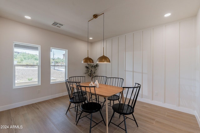 3939 S Veronica Ln, Gold Canyon, AZ 85118 - dining space with baseboards, visible vents, light wood-style flooring, and recessed lighting