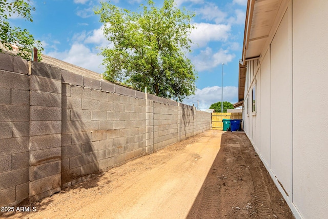 524 S Pioneer, Mesa, AZ 85204 - view of yard featuring fence