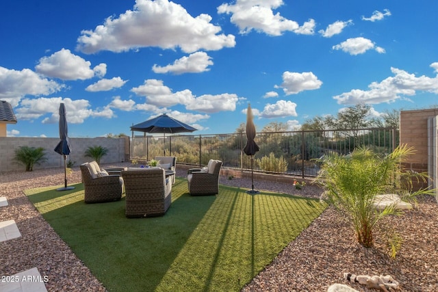 view of yard with outdoor lounge area