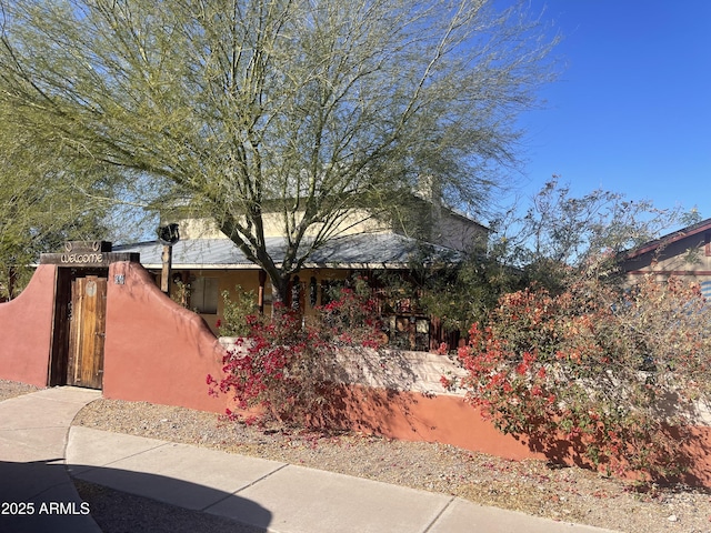 view of front of property