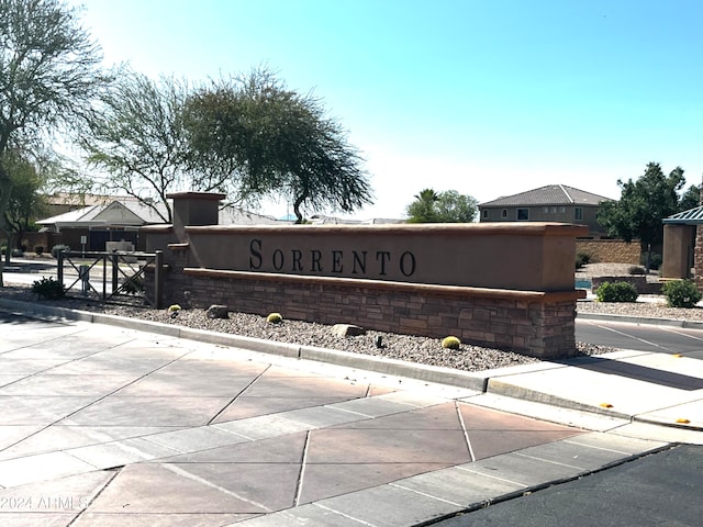 view of community / neighborhood sign