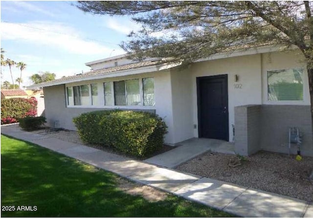 view of front of house with stucco siding