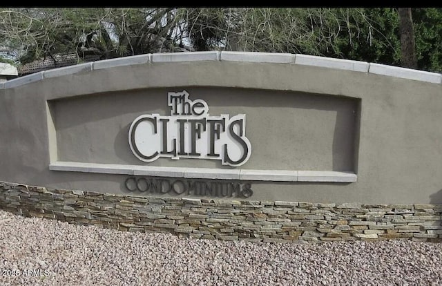 view of community / neighborhood sign