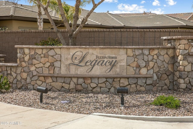 2051 E Aris Dr, Gilbert, AZ 85298 - community / neighborhood sign featuring fence