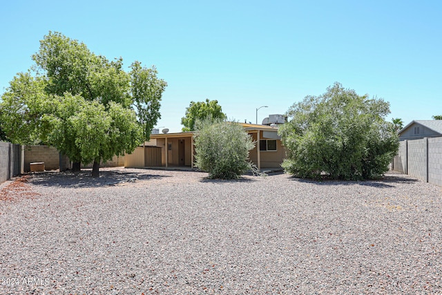 view of front of property