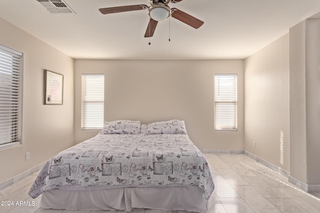 bedroom with ceiling fan