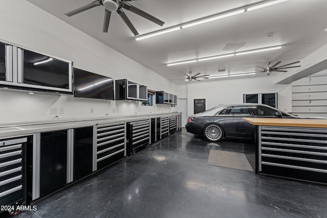 garage with ceiling fan