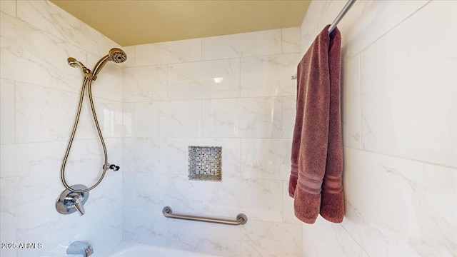 10506 W Desert Forest Cir, Sun City, AZ 85351 - bathroom featuring tub / shower combination