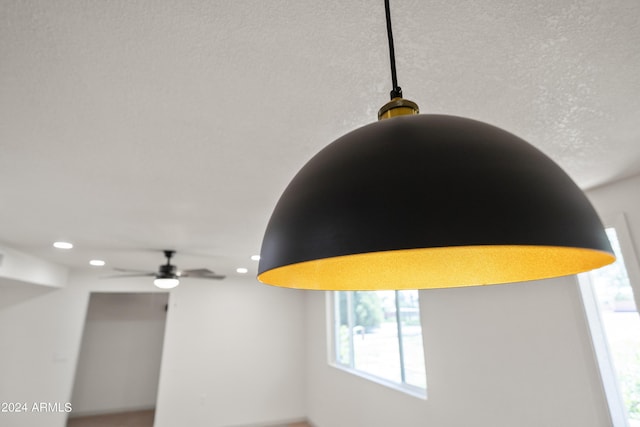 room details featuring ceiling fan