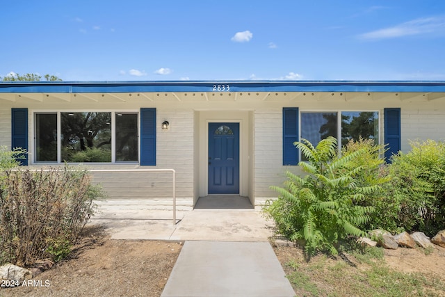 view of entrance to property