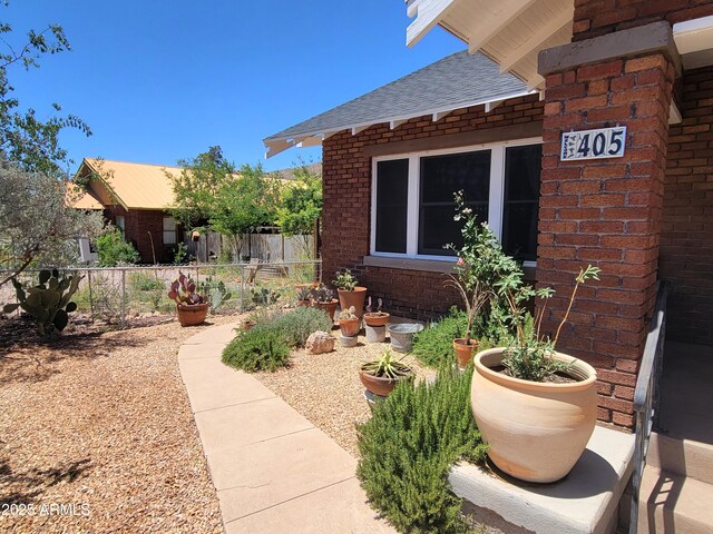405 Powell St, Bisbee, AZ 85603 - view of yard with fence