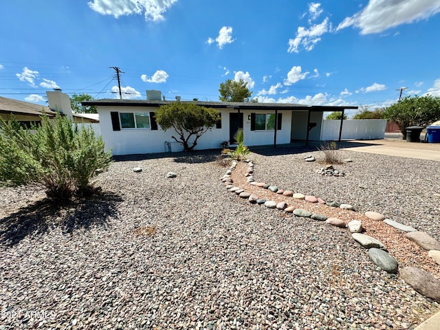 view of front of property