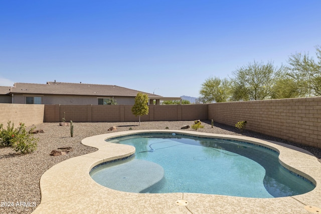 view of swimming pool