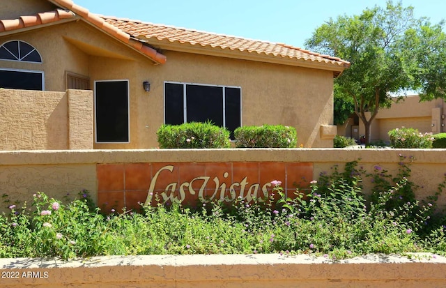 view of community / neighborhood sign