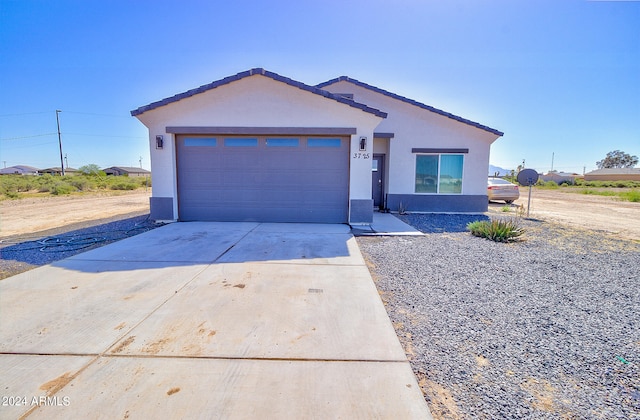 view of front facade featuring a garage