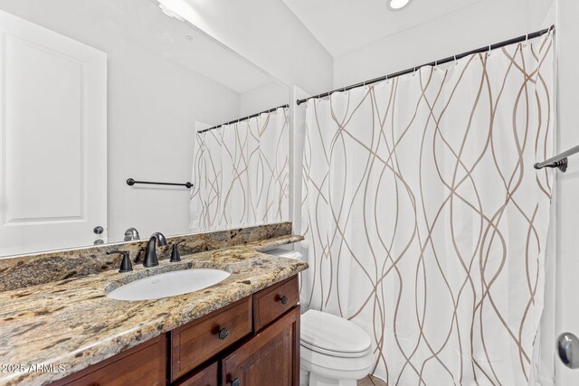 9285 E Canyon Vw, Scottsdale, AZ 85255 - full bath with vanity, curtained shower, and toilet