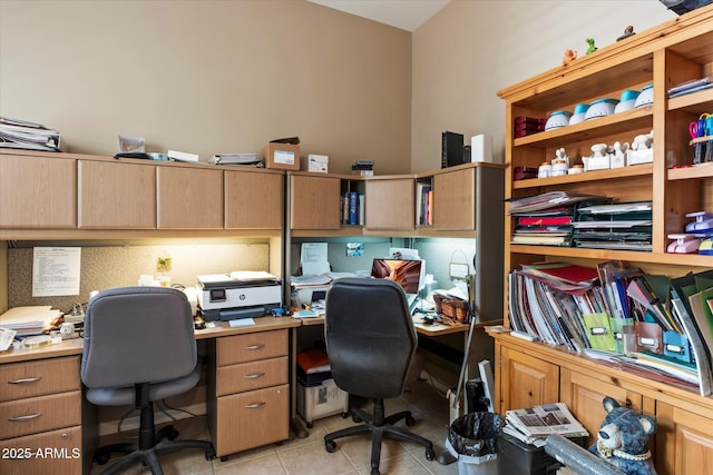 7291 E Eagle Feather Rd, Scottsdale, AZ 85266 - office featuring light tile patterned flooring
